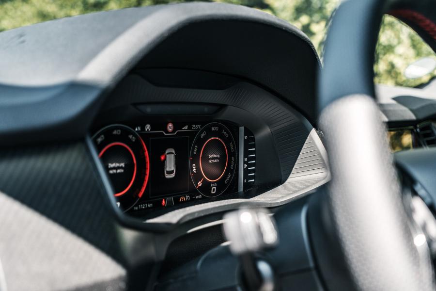 Панель приборов Skoda Kodiaq vRS by ABT 2020 года  (фото 9 из 12)